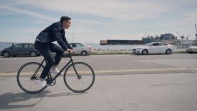 Google y Levi’s Crean la Chaqueta inteligente (Ingles).