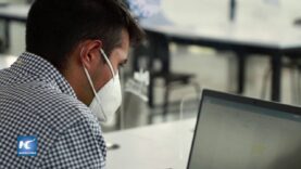 Universidad de Mexico abre centros de préstamo de computadoras para estudiantes y maestros durante pandemia