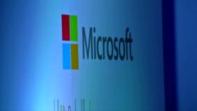 Microsoft recorta perspectiva de ganancias, citando dólar fuerte