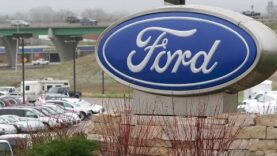 Ford recorta 3.000 puestos de trabajo mientras gira hacia los vehículos eléctricos y el software