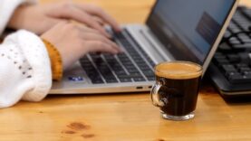 Para el 86% de los españoles disfrutar de un café en la oficia mejora su bienestar
